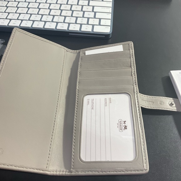 Coach Factory Wallet NWT Grey ID Window Bifold - Picture 4 of 4